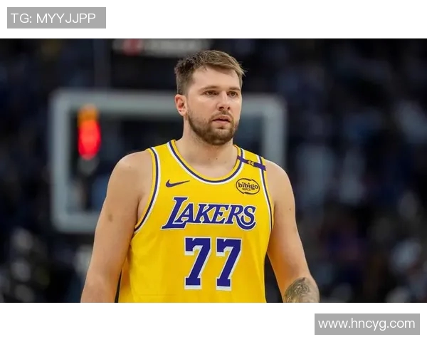 大范点评NBA球员表现里夫斯无球跑动出色东契奇詹姆斯缺乏积极性